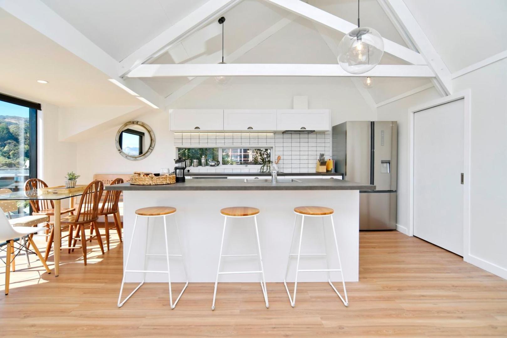 Akaroa Harbour View - Christchurch Holiday Homes Bagian luar foto