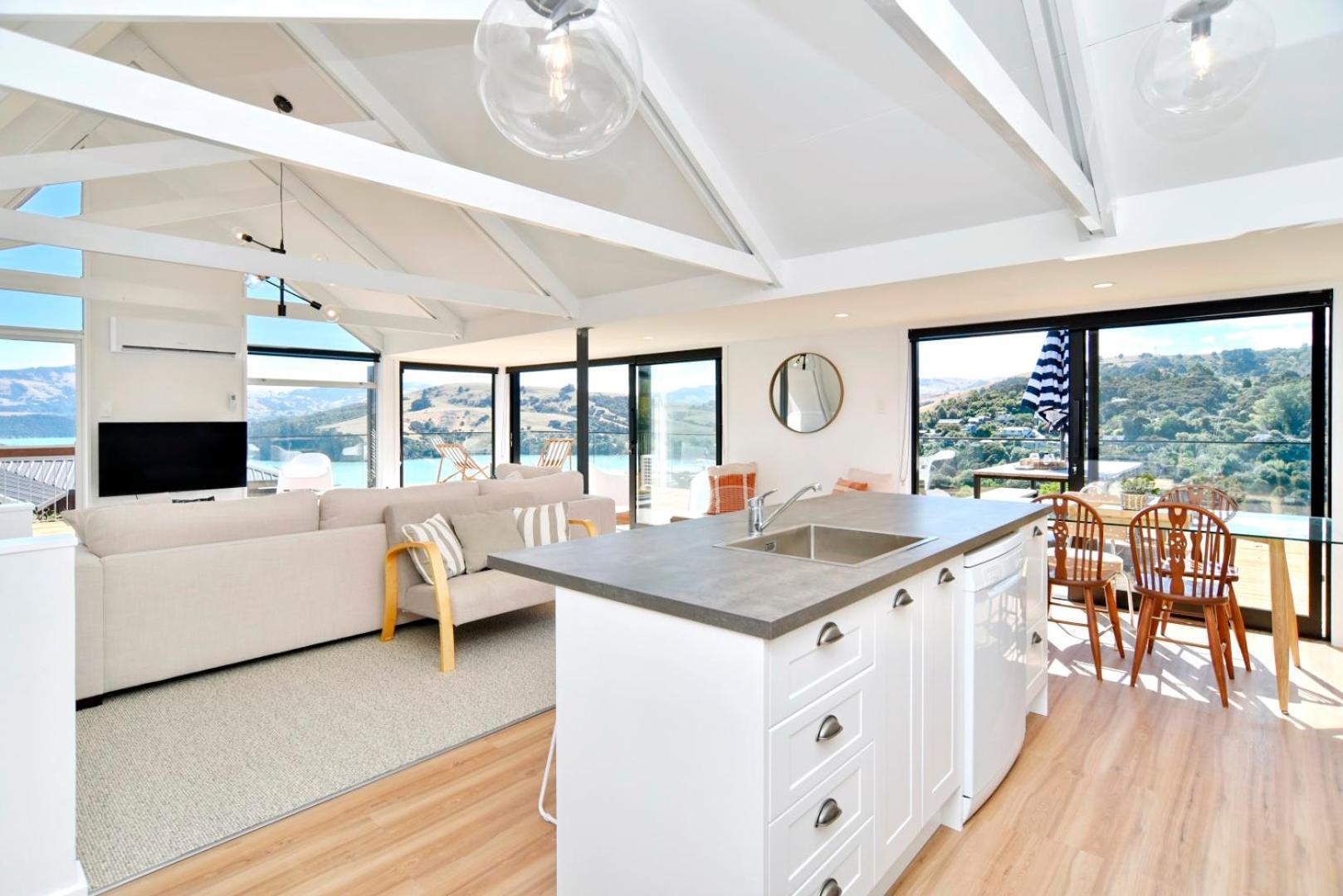 Akaroa Harbour View - Christchurch Holiday Homes Bagian luar foto